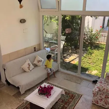 Nyaraló Kizilburun'da Manzarali, Bahceli 3+1 Bodrum